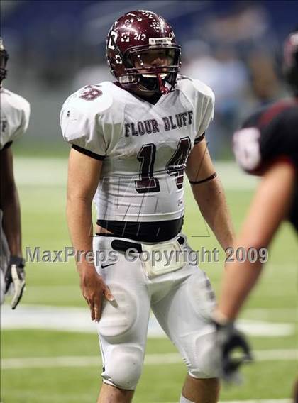Thumbnail 3 in Flour Bluff vs. Lake Travis (Texas 4A Region 4 Playoffs) photogallery.