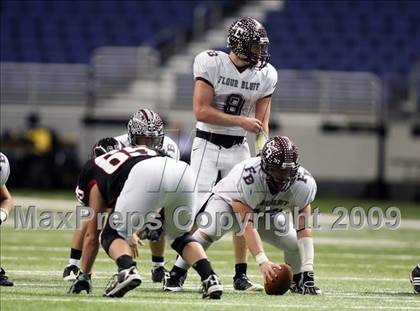 Thumbnail 2 in Flour Bluff vs. Lake Travis (Texas 4A Region 4 Playoffs) photogallery.