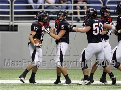 Thumbnail 2 in Flour Bluff vs. Lake Travis (Texas 4A Region 4 Playoffs) photogallery.