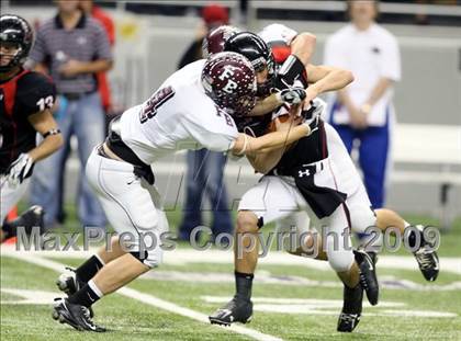 Thumbnail 3 in Flour Bluff vs. Lake Travis (Texas 4A Region 4 Playoffs) photogallery.