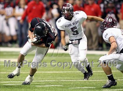 Thumbnail 2 in Flour Bluff vs. Lake Travis (Texas 4A Region 4 Playoffs) photogallery.