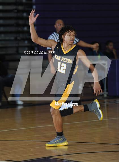 Thumbnail 2 in Eastside vs. San Pedro photogallery.