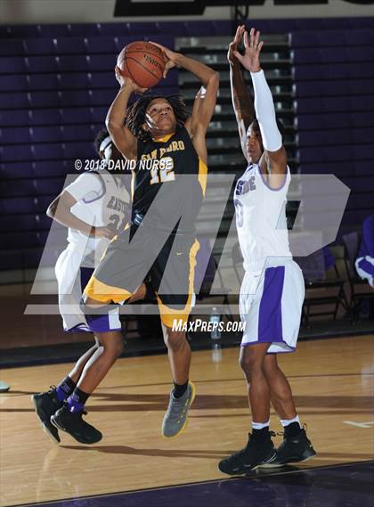 Thumbnail 2 in Eastside vs. San Pedro photogallery.