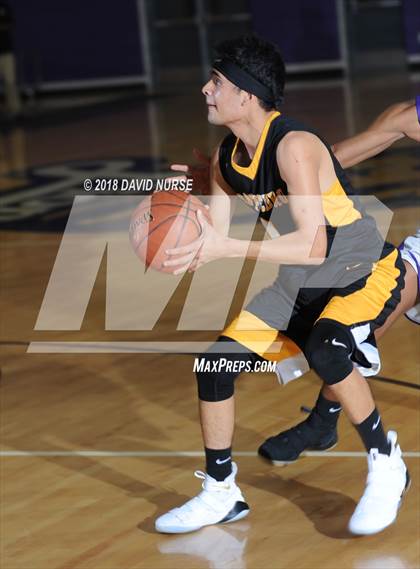 Thumbnail 3 in Eastside vs. San Pedro photogallery.