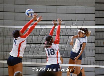 Thumbnail 1 in Kamehameha vs. Redondo Union (Durango Fall Classic) photogallery.