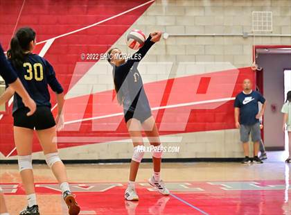 Thumbnail 1 in San Marcos vs Mater Dei Catholic (Sweetwater JV Tournament) photogallery.