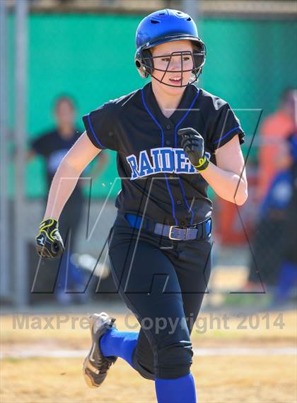 Thumbnail 3 in Sunnyvale vs Ponder (LCS/Argyle Softball Tournament) photogallery.