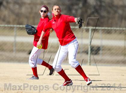 Thumbnail 1 in Sunnyvale vs Ponder (LCS/Argyle Softball Tournament) photogallery.
