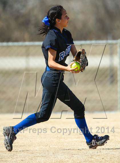 Thumbnail 1 in Sunnyvale vs Ponder (LCS/Argyle Softball Tournament) photogallery.