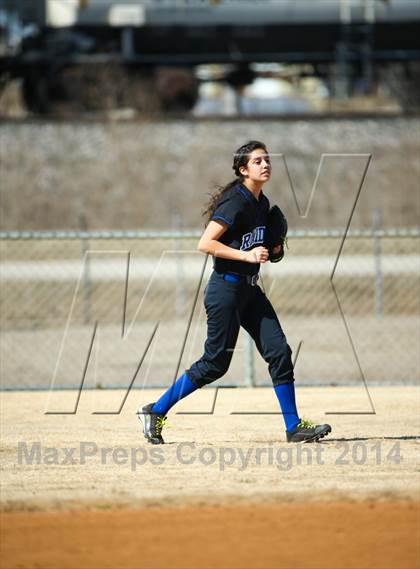 Thumbnail 1 in Sunnyvale vs Ponder (LCS/Argyle Softball Tournament) photogallery.