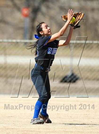 Thumbnail 1 in Sunnyvale vs Ponder (LCS/Argyle Softball Tournament) photogallery.