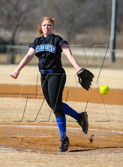 Thumbnail 3 in Sunnyvale vs Ponder (LCS/Argyle Softball Tournament) photogallery.