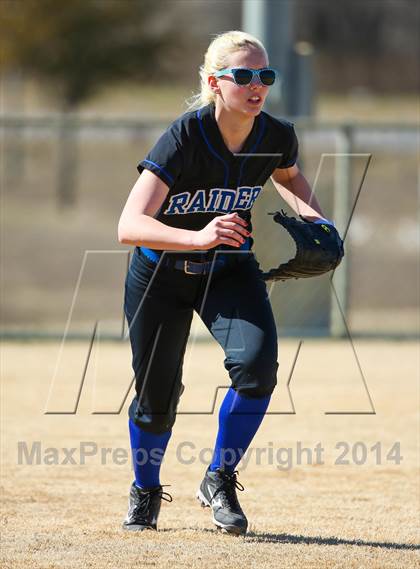 Thumbnail 1 in Sunnyvale vs Ponder (LCS/Argyle Softball Tournament) photogallery.