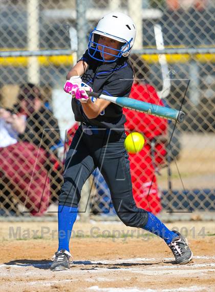Thumbnail 1 in Sunnyvale vs Ponder (LCS/Argyle Softball Tournament) photogallery.
