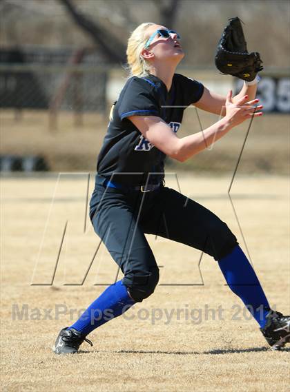 Thumbnail 2 in Sunnyvale vs Ponder (LCS/Argyle Softball Tournament) photogallery.