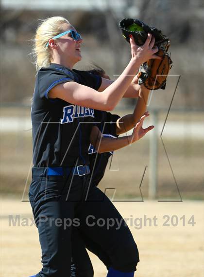 Thumbnail 1 in Sunnyvale vs Ponder (LCS/Argyle Softball Tournament) photogallery.