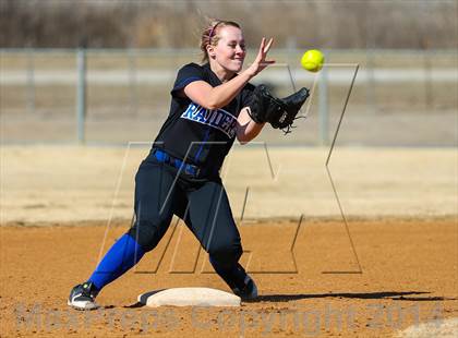 Thumbnail 1 in Sunnyvale vs Ponder (LCS/Argyle Softball Tournament) photogallery.