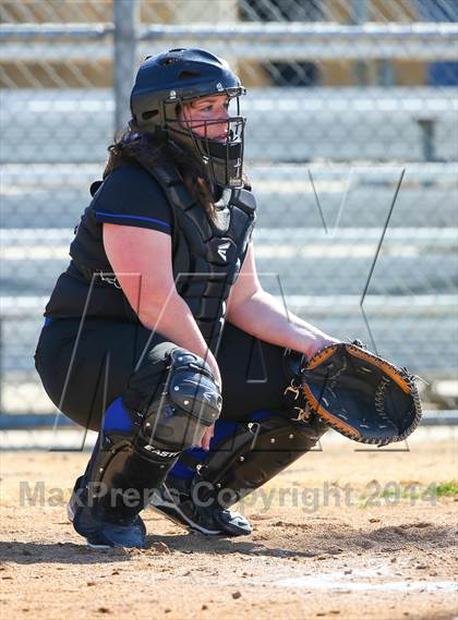 Thumbnail 1 in Sunnyvale vs Ponder (LCS/Argyle Softball Tournament) photogallery.