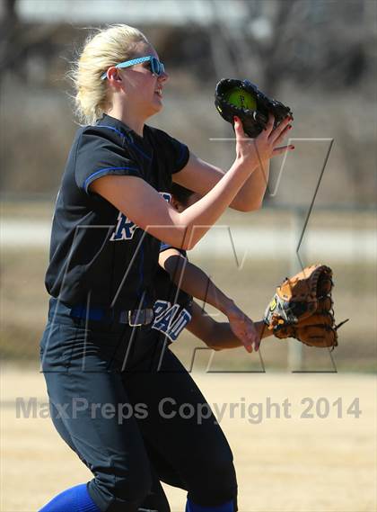 Thumbnail 2 in Sunnyvale vs Ponder (LCS/Argyle Softball Tournament) photogallery.