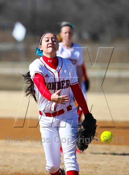 Thumbnail 1 in Sunnyvale vs Ponder (LCS/Argyle Softball Tournament) photogallery.