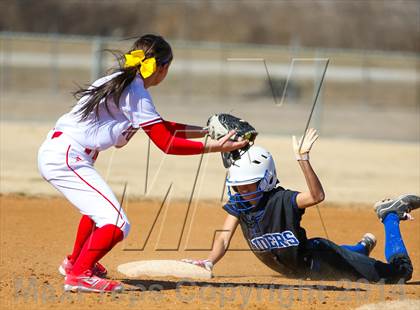 Thumbnail 1 in Sunnyvale vs Ponder (LCS/Argyle Softball Tournament) photogallery.
