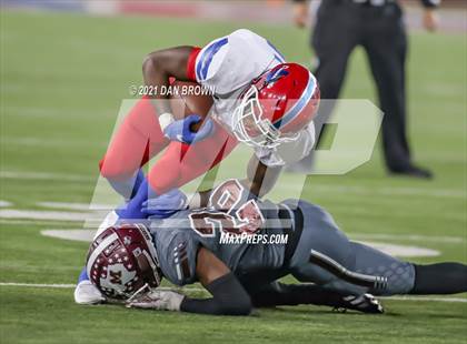 Thumbnail 2 in Duncanville vs. Mesquite (UIL 6A Area Playoff) photogallery.