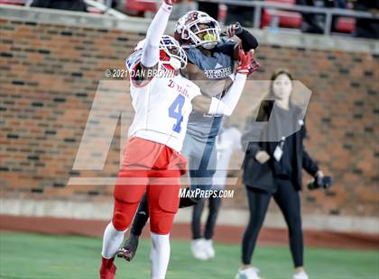 Thumbnail 3 in Duncanville vs. Mesquite (UIL 6A Area Playoff) photogallery.