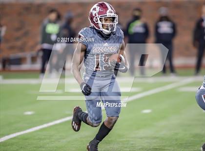 Thumbnail 1 in Duncanville vs. Mesquite (UIL 6A Area Playoff) photogallery.