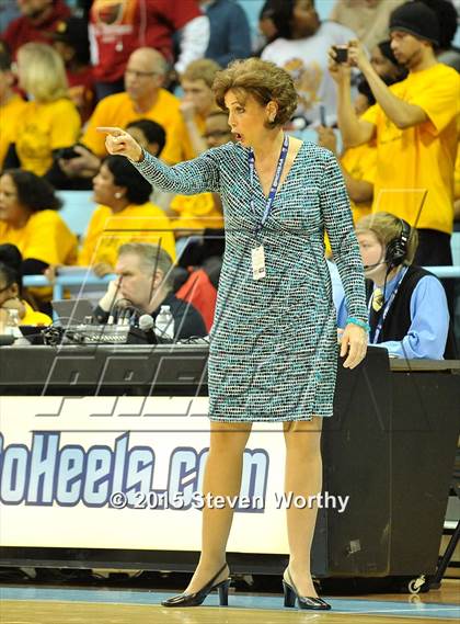 Thumbnail 3 in Hickory vs. Chapel Hill (NCHSAA 3A Final) photogallery.