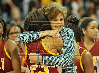 Thumbnail 1 in Hickory vs. Chapel Hill (NCHSAA 3A Final) photogallery.