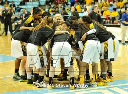 Thumbnail 3 in Hickory vs. Chapel Hill (NCHSAA 3A Final) photogallery.