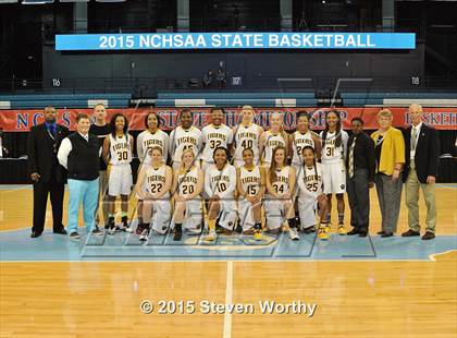 Thumbnail 2 in Hickory vs. Chapel Hill (NCHSAA 3A Final) photogallery.