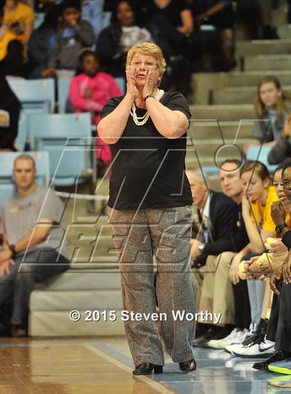 Thumbnail 2 in Hickory vs. Chapel Hill (NCHSAA 3A Final) photogallery.