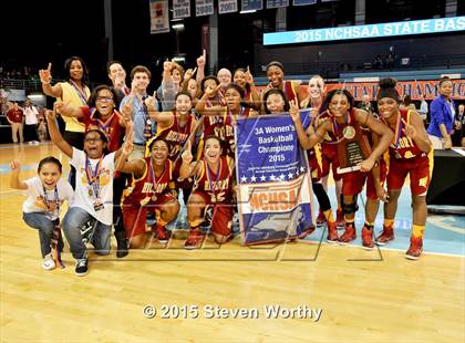 Thumbnail 3 in Hickory vs. Chapel Hill (NCHSAA 3A Final) photogallery.