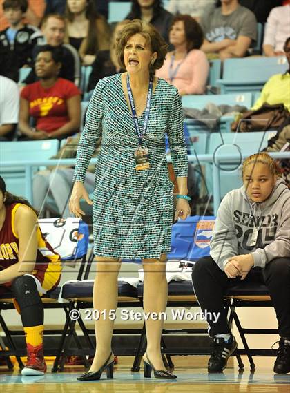 Thumbnail 1 in Hickory vs. Chapel Hill (NCHSAA 3A Final) photogallery.