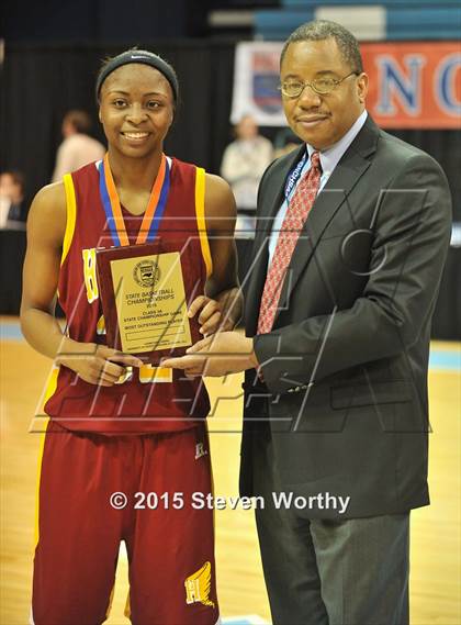 Thumbnail 1 in Hickory vs. Chapel Hill (NCHSAA 3A Final) photogallery.