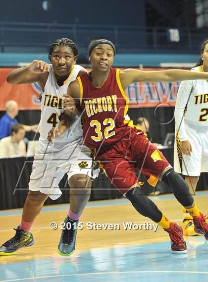Thumbnail 3 in Hickory vs. Chapel Hill (NCHSAA 3A Final) photogallery.