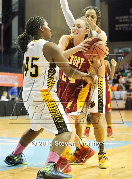 Thumbnail 3 in Hickory vs. Chapel Hill (NCHSAA 3A Final) photogallery.