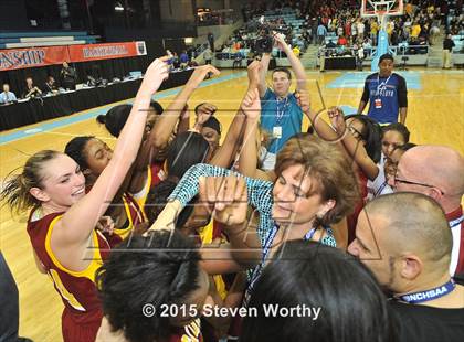 Thumbnail 2 in Hickory vs. Chapel Hill (NCHSAA 3A Final) photogallery.