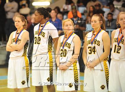 Thumbnail 2 in Hickory vs. Chapel Hill (NCHSAA 3A Final) photogallery.