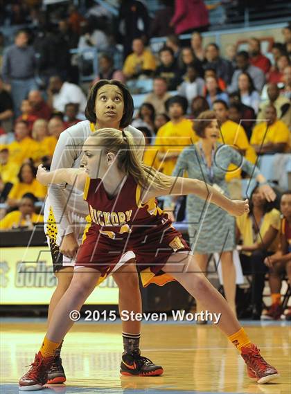 Thumbnail 2 in Hickory vs. Chapel Hill (NCHSAA 3A Final) photogallery.