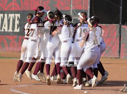 Thumbnail 2 in Point Loma vs. West Hills (CIF SDS Division 2 Final) photogallery.