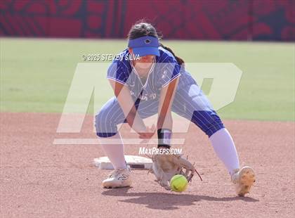 Thumbnail 3 in Point Loma vs. West Hills (CIF SDS Division 2 Final) photogallery.