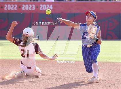 Thumbnail 3 in Point Loma vs. West Hills (CIF SDS Division 2 Final) photogallery.