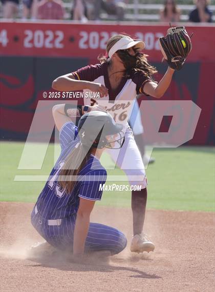 Thumbnail 3 in Point Loma vs. West Hills (CIF SDS Division 2 Final) photogallery.