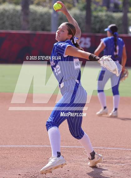 Thumbnail 1 in Point Loma vs. West Hills (CIF SDS Division 2 Final) photogallery.