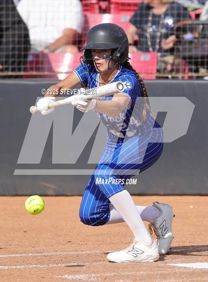 Thumbnail 3 in Point Loma vs. West Hills (CIF SDS Division 2 Final) photogallery.