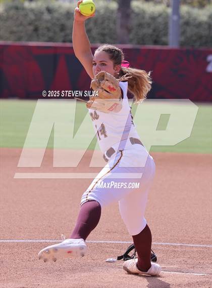 Thumbnail 3 in Point Loma vs. West Hills (CIF SDS Division 2 Final) photogallery.