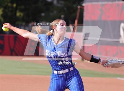 Thumbnail 2 in Point Loma vs. West Hills (CIF SDS Division 2 Final) photogallery.