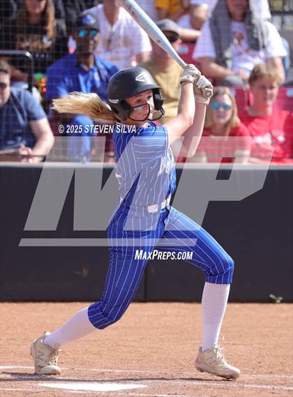 Thumbnail 2 in Point Loma vs. West Hills (CIF SDS Division 2 Final) photogallery.